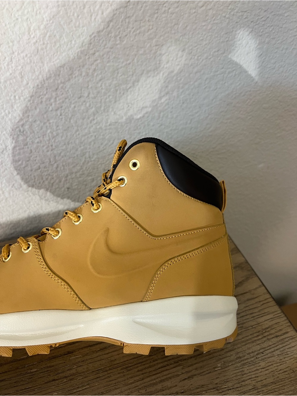 Nike men’s Manoa Leather Boots haystack tan sz 10.5 outdoor workwear hiking - Picture 5 of 14